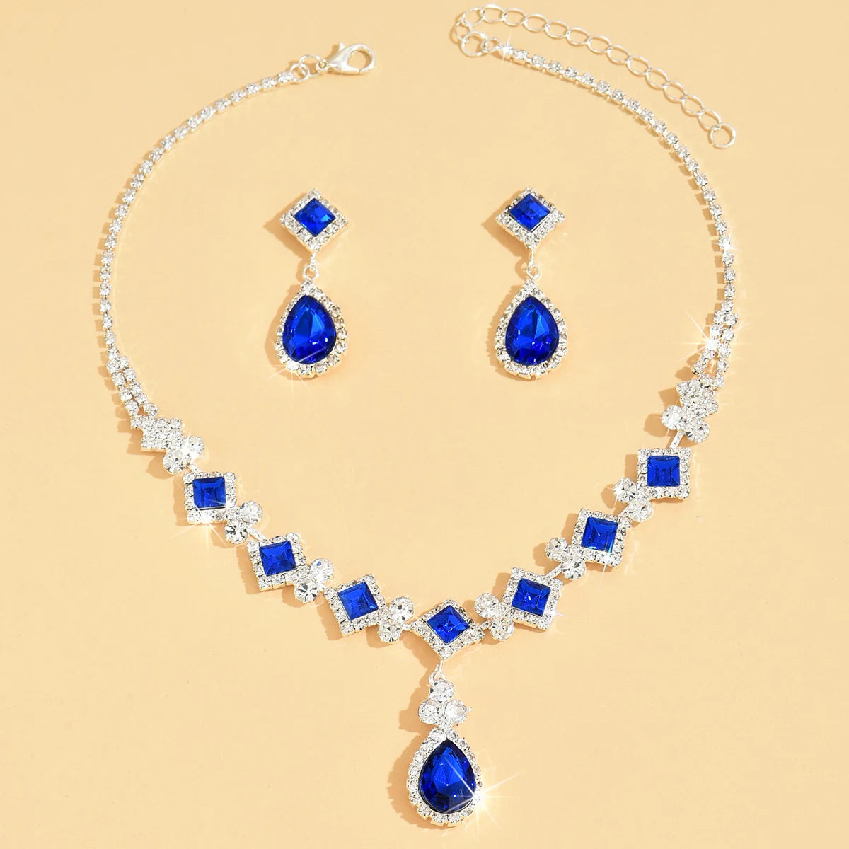 Women’s Geometric Teardrop Necklace & Earrings Set – 3-Piece Claw Chain Design (8056)