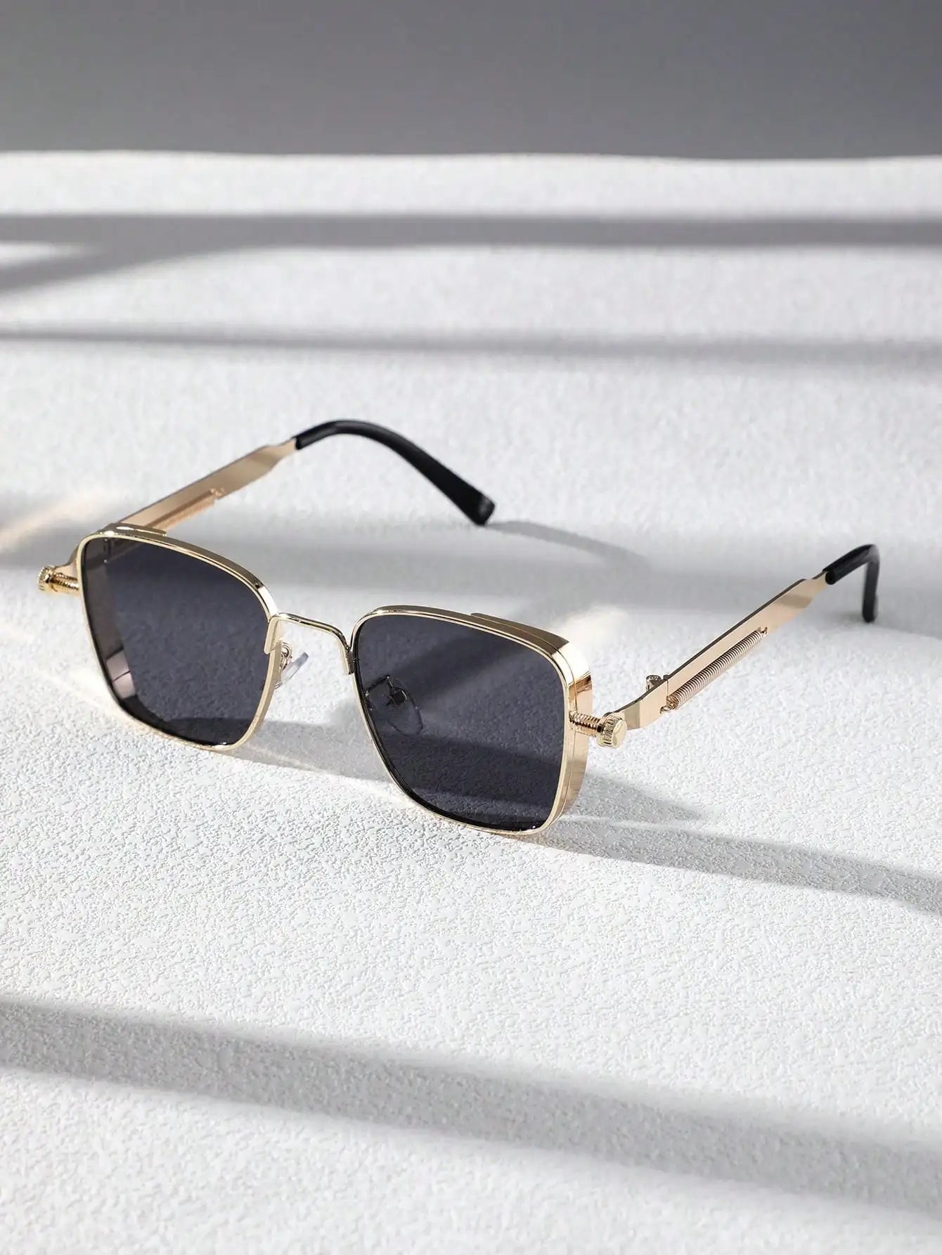 Classic Square Frame Sunglasses – Unisex Metal Frame, UV400 Protection