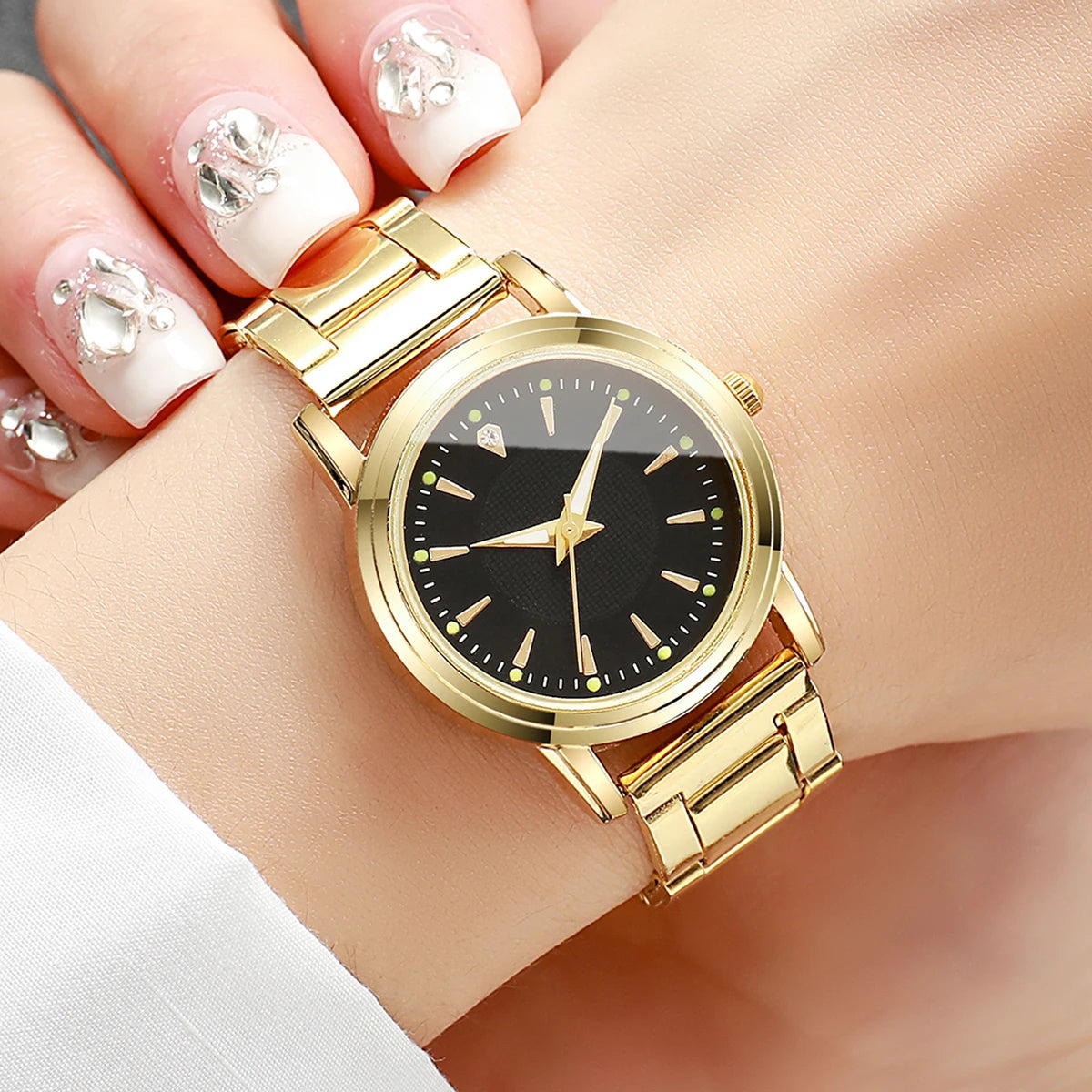 2pcs Couple Quartz Watches – Fashion Business Wristwatches for Men & Women (No Box)
